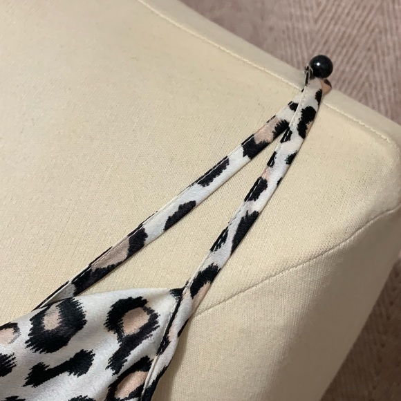 GUESS
AKILINA Dress with animal print - Picture 5 of 8